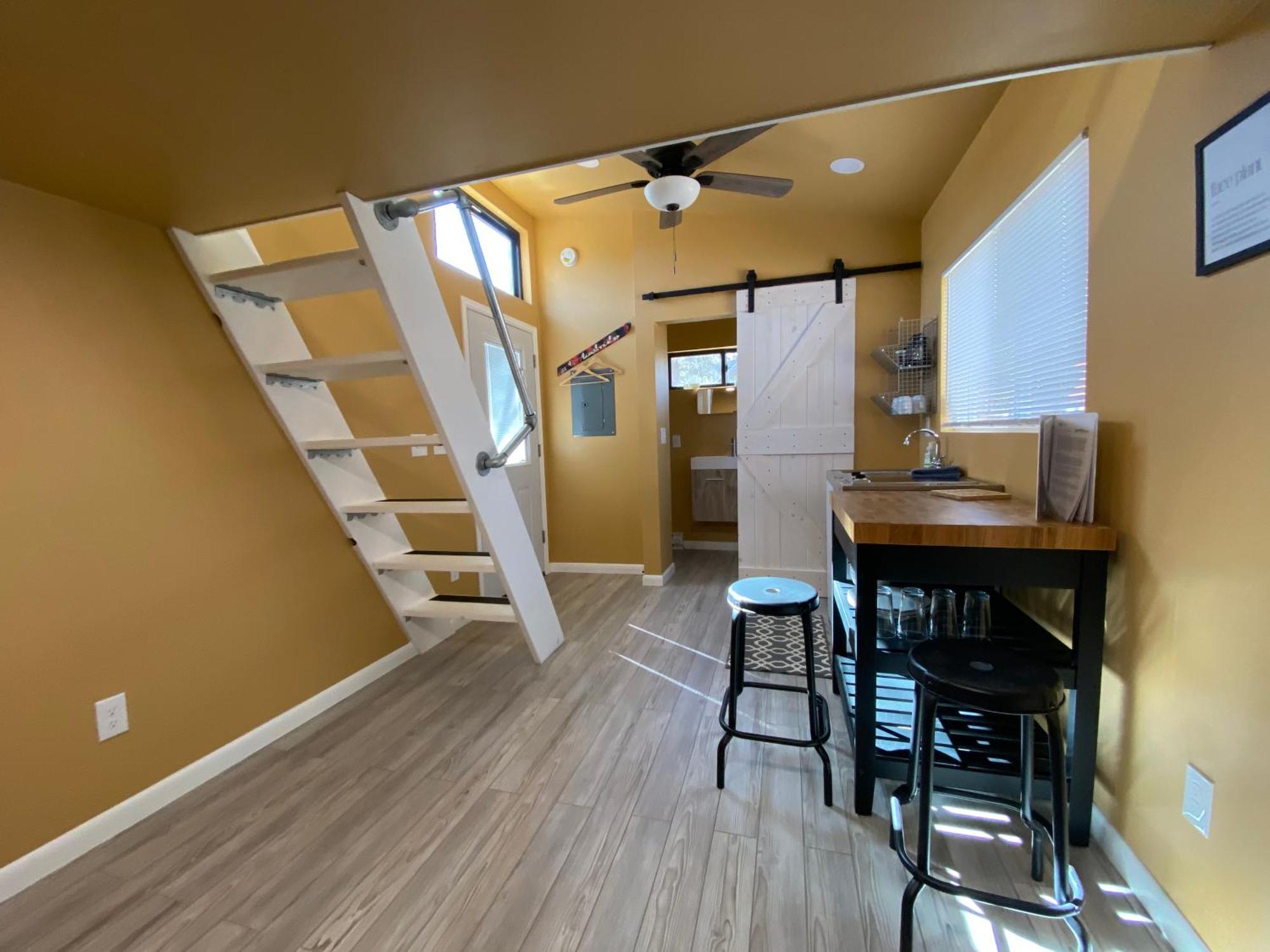 Weecasa Tiny Home Resort Lyons Bilik gambar